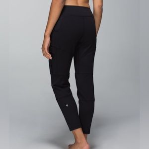 Lululemon Roam & Om Untight Tight Cargo Zip Ankle Pants Black Size 8